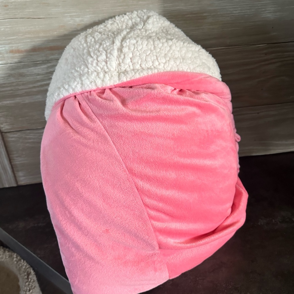 Pink Snuggie - Picture 2 of 6